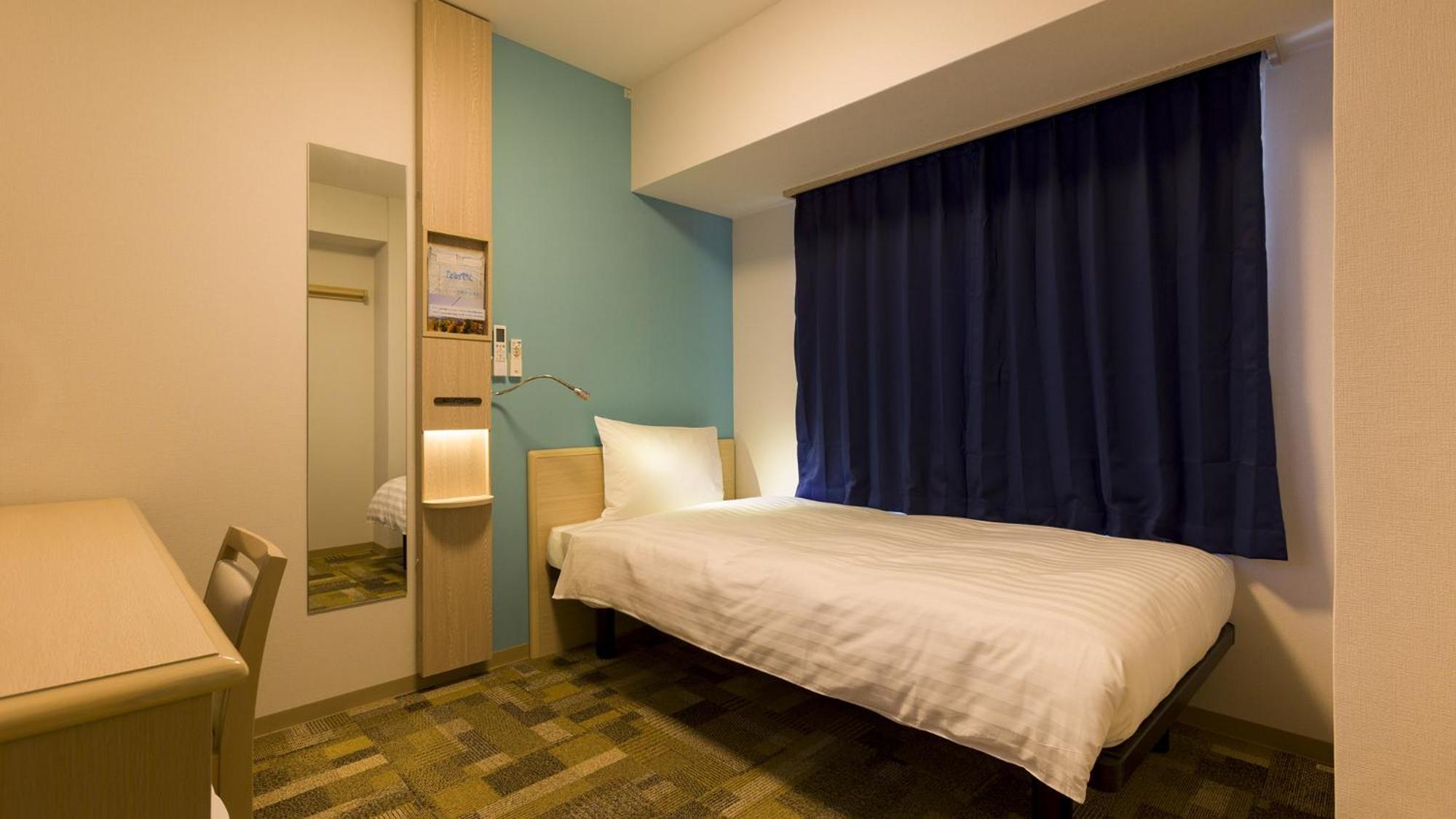Toyoko Inn Oyama-Eki Higashi-Guchi No.2 Ояма Стая снимка