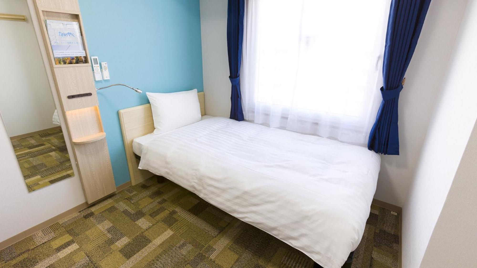 Toyoko Inn Oyama-Eki Higashi-Guchi No.2 Ояма Стая снимка